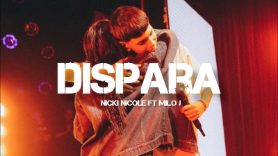 Nicki Nicole presentó el video “Dispara” junto a Milo J