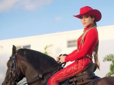 Shakira lanza "El Jefe" junto a Fuerza Regida