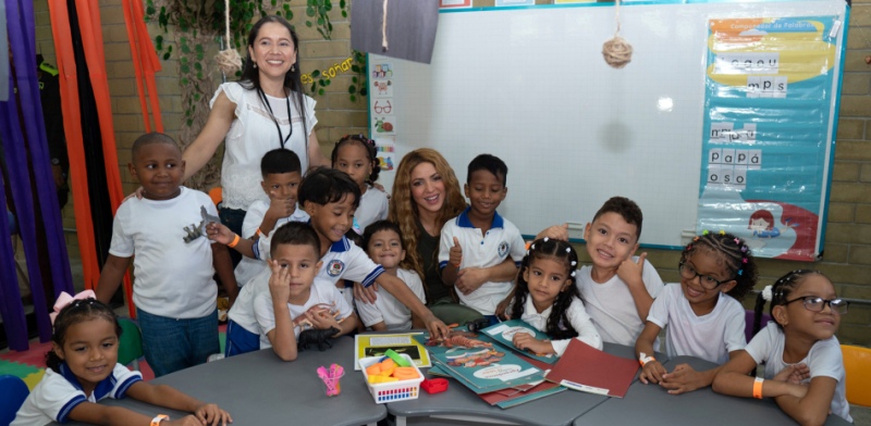 Shakira inaugura una escuela en Barranquilla