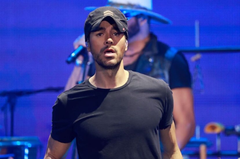 Enrique Iglesias anunció la salida del último disco de su carrera