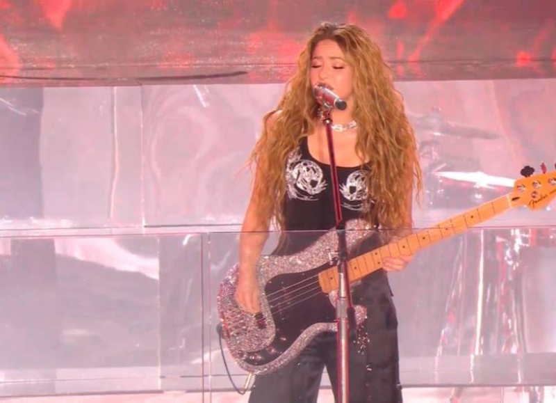 Shakira dio un concierto sorpresa en el Times Square